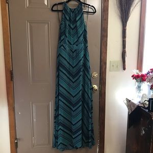 Gibson Maxi Dress 👗